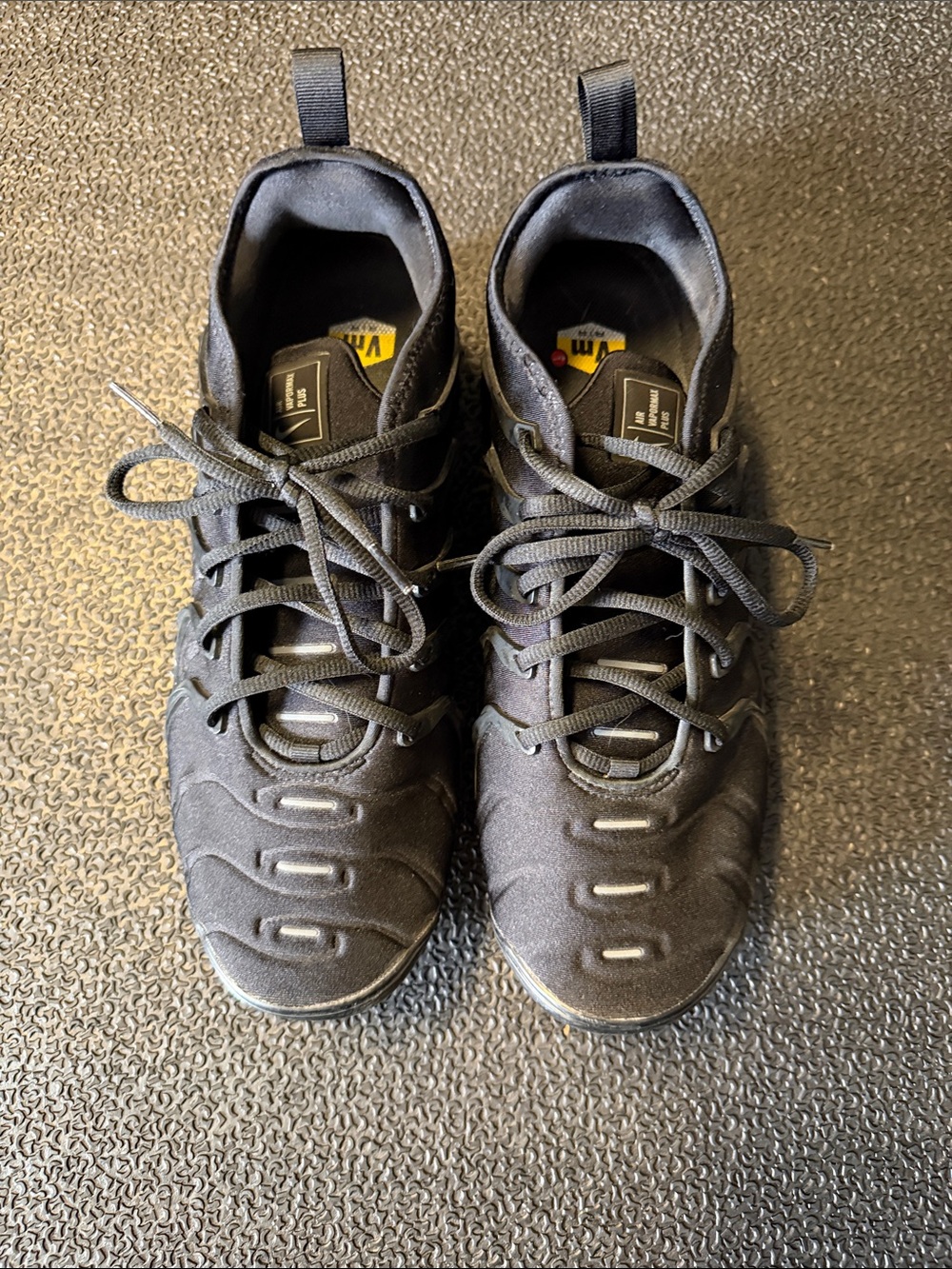 Nike AirMax, Air Vapormax Plus - Men's Black Athletic Sneakers